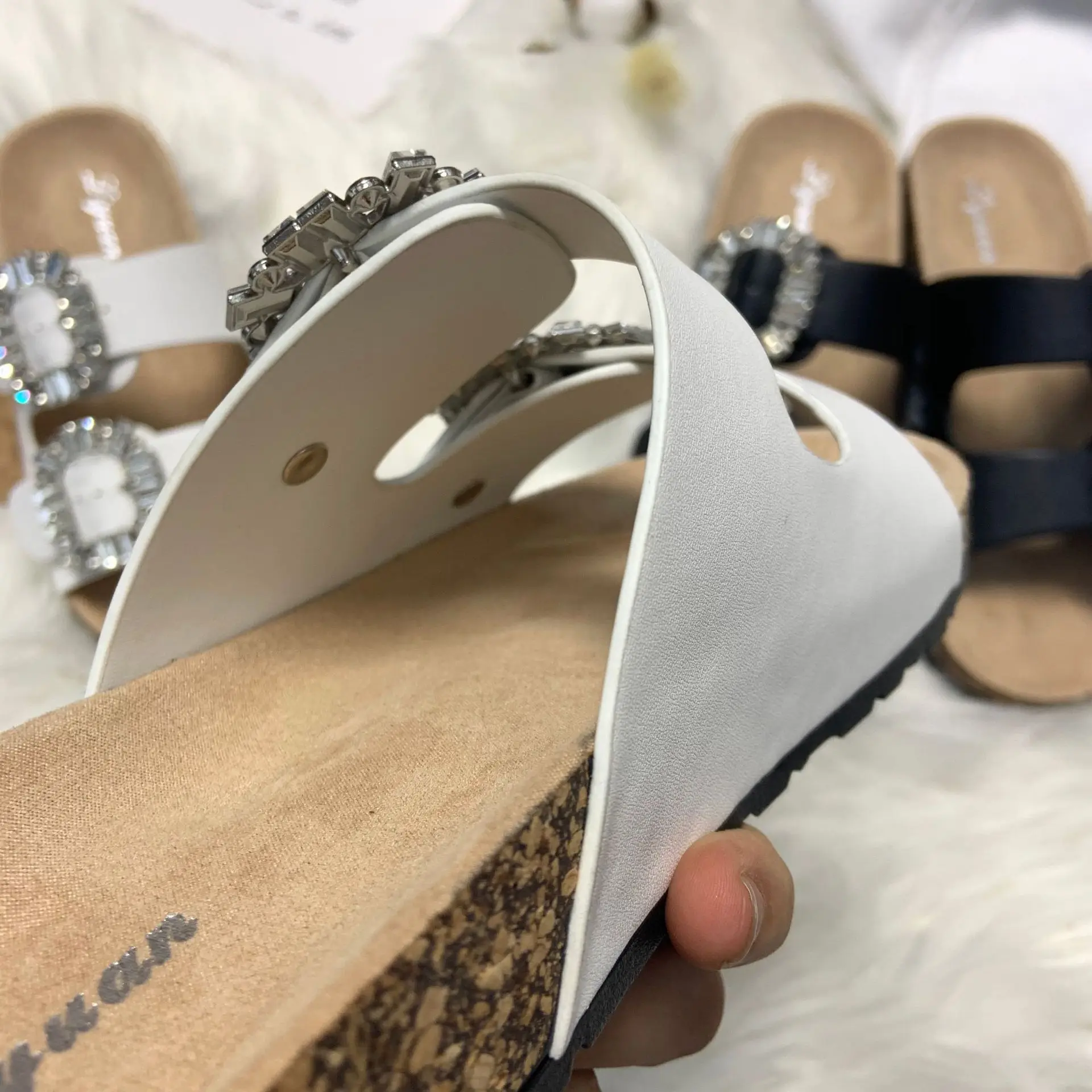 Slippers Women Outside Fashion Cork Slippers Women\'s Double Button Rhinestone Slippers Men Beach Flat Shoes Women Sandals