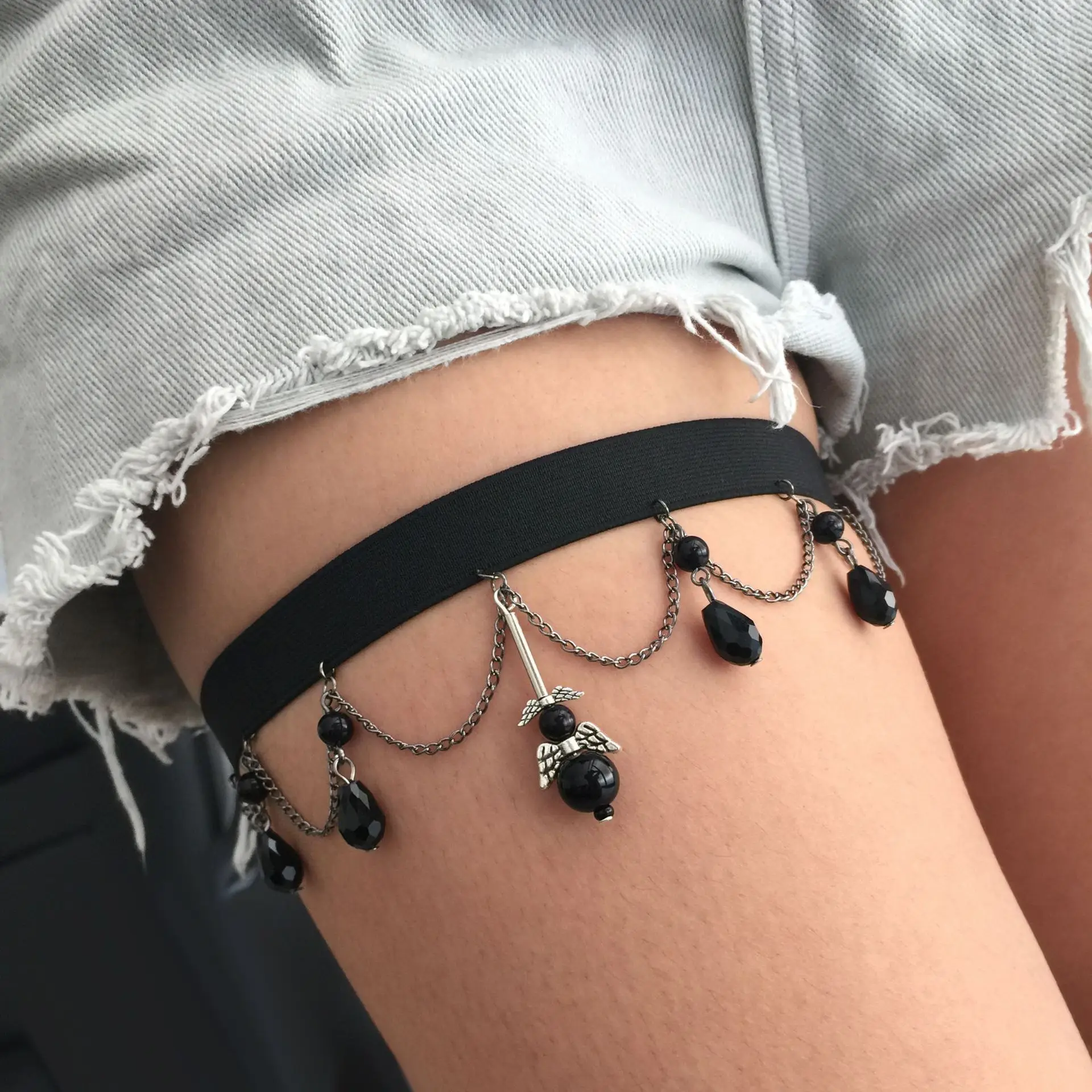 Harajuku Punk Sex appeal Sweet Easy Fashion  Hip hop Spring and summer Black Leather Leg ring for women Small bee body chain