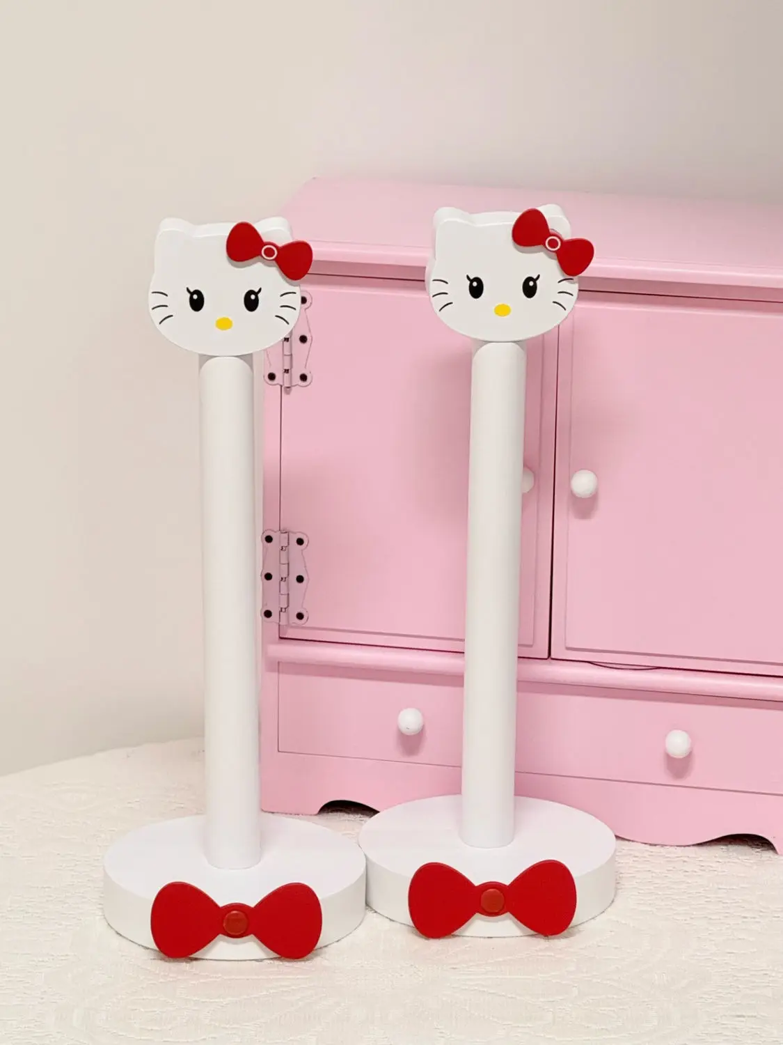 Kawaii Sanrio Hello Kitty porte-mouchoirs en bois dessin animé mignon sans poinçonnage support de rangement de cuisine porte-mouchoir domestique Vertical