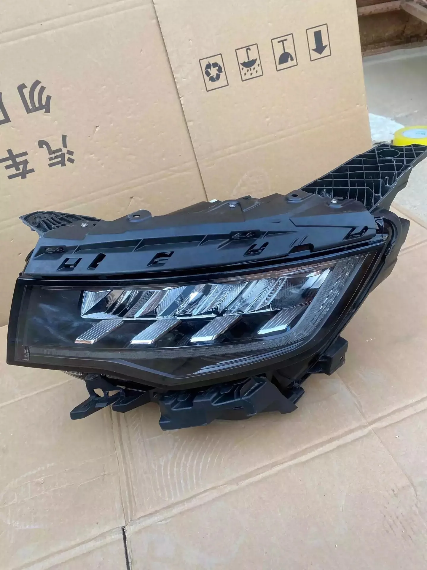 Front Headlight HeadLamp for Geely okavango 2020 DRL Daytime Running Light Turn Signal