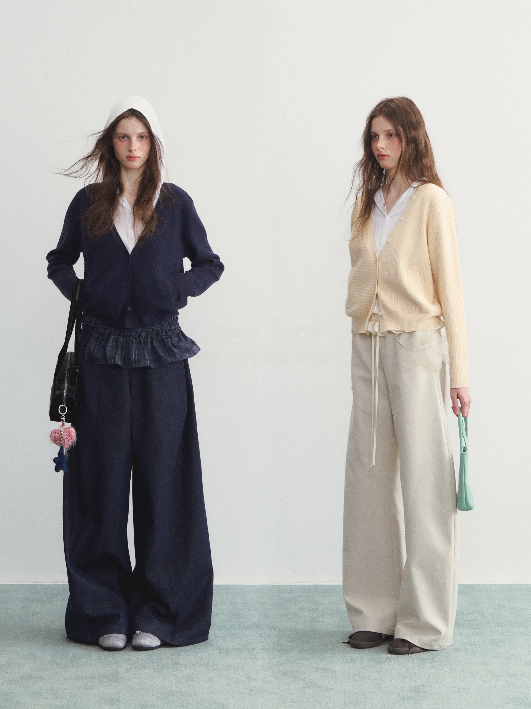 

Корейский вязаный кардиган-пальто с эффектом двухслойности и капюшоном, V-образный вырез, длинный рукав, женский кардиган