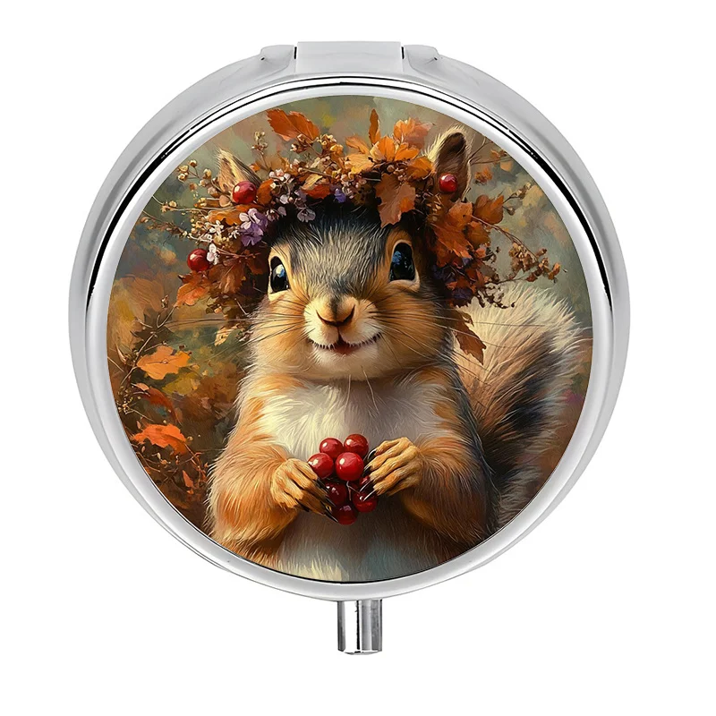 Single-layer pill box, three-compartment design, autumn squirrel pattern, very suitable for organizing pills, and also makes a unique travel gift