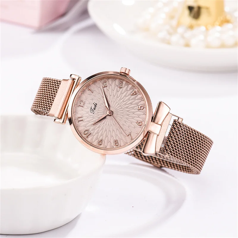 Fashion Women Bracelet Quartz Watches For Women Magnetic Watch Ladies Sports Dress Rose Gold Wrist Watch Clock relogio feminino