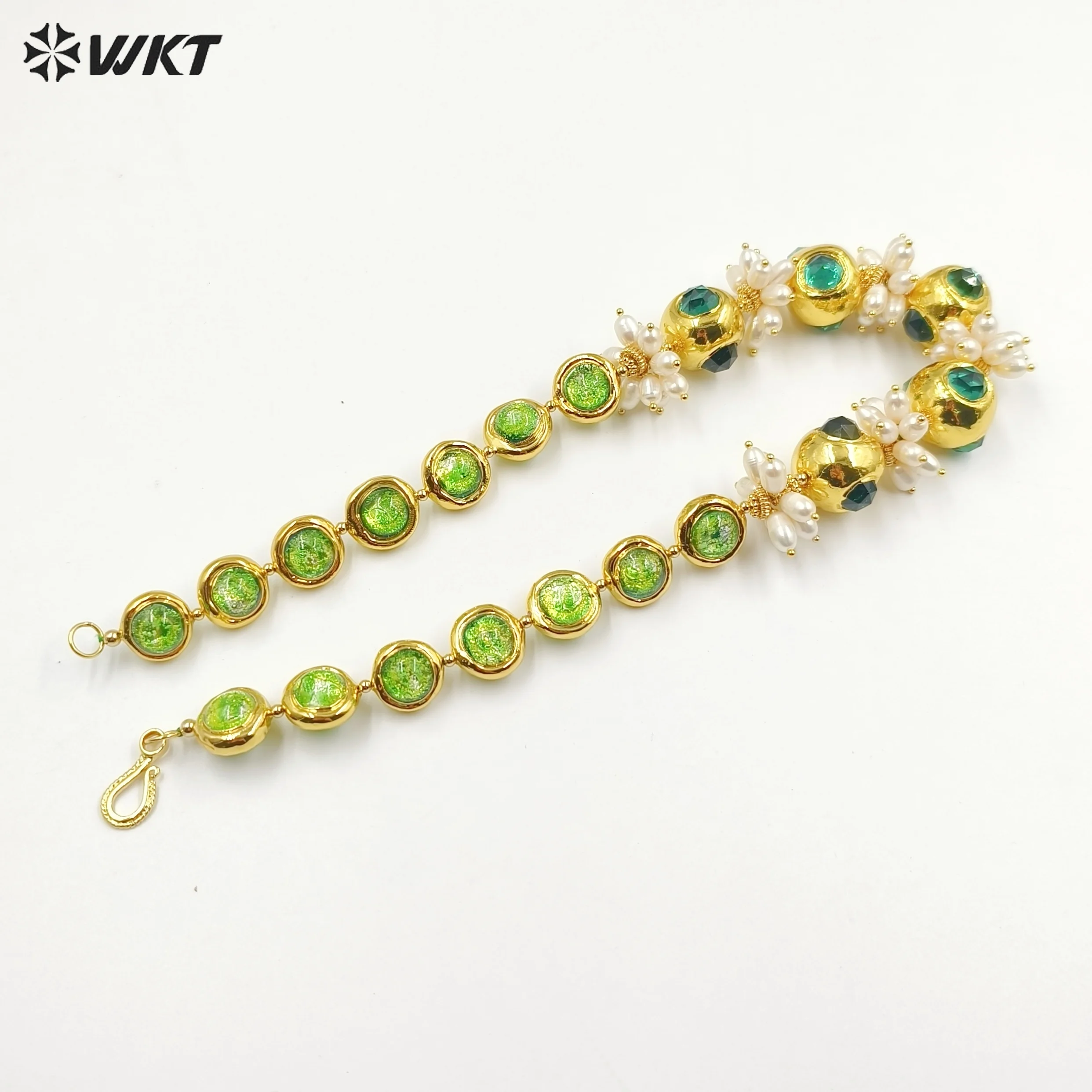 

WT-JN251 Wholesale Thailand Style Big Green Gemstone Tiny Pearl Short Hook Necklace For Girls Dress Seaside Resort