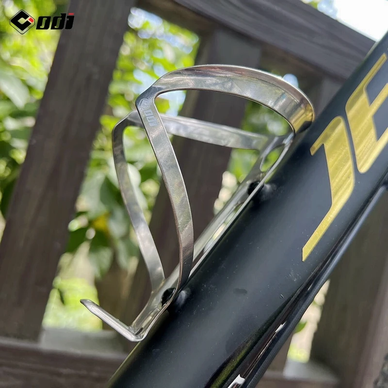Porte-Bidon Vélo Titane ODI – Ultra Léger 22.5g – Cage à Bouteille