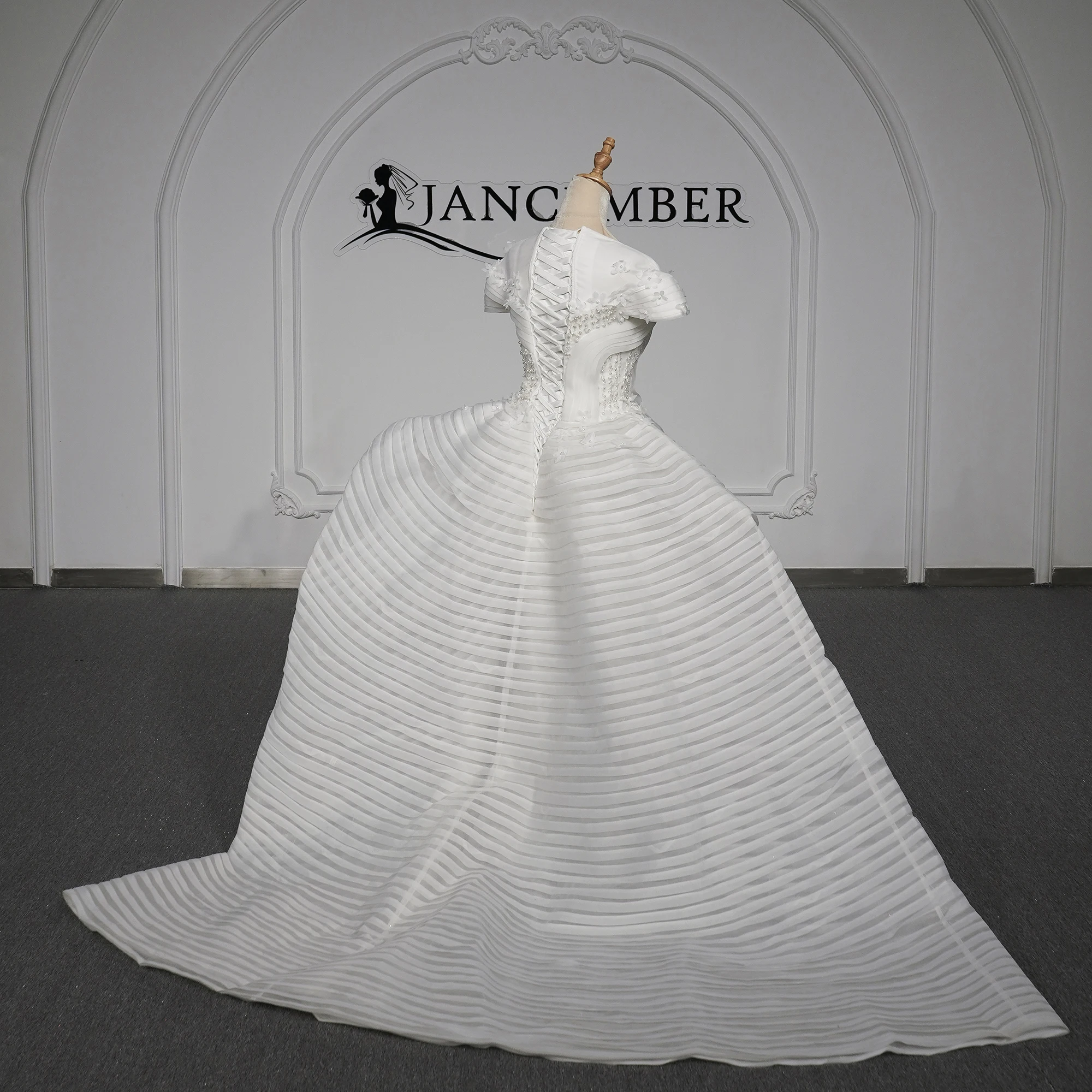 Elegant Wedding Dress White Mermaid Customized O Neck Short Sleeves 3D Floral Appliques Overskirt Chapel Train robe de mariée