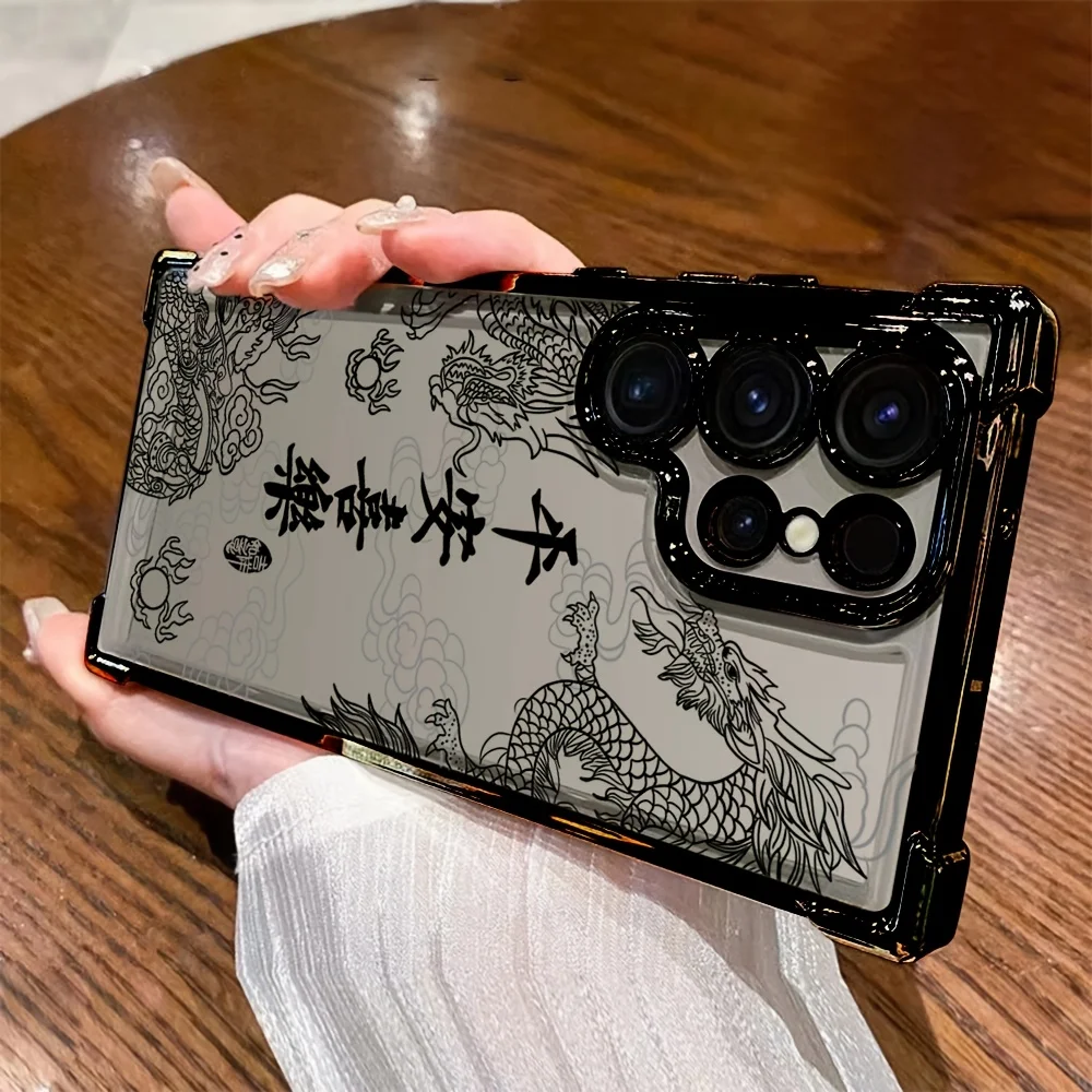 iPhone 17、16、15、14、13、12、11 Pro Max Plus用のスタイリッシュな中国龍デザインのスマホケース