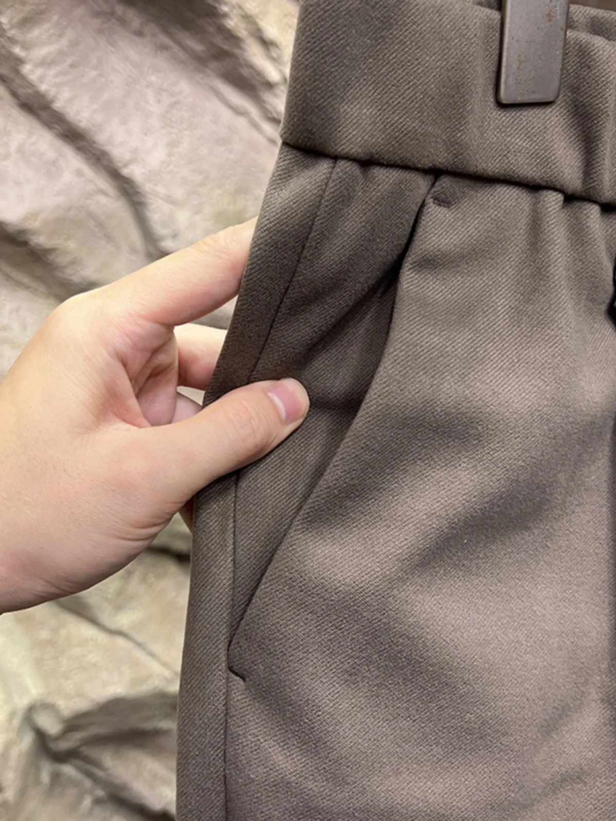 شتاء جديد الرجال Faionable لينة Fce اصطف عمودي سراويل تقليدية مرونة الخصر الشباب Sle ارتداء اليومي مستقيم الساق Tro...