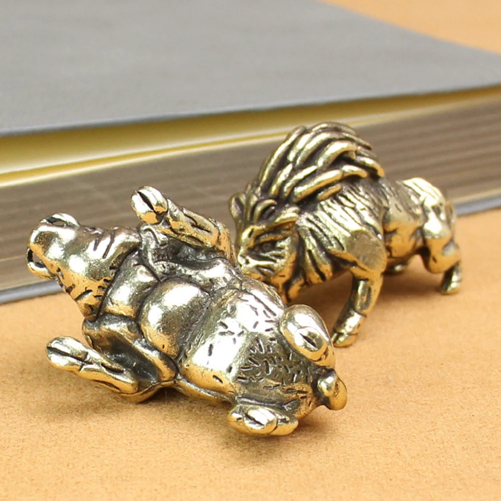 

2Pcs Retro Brass Boar Animal Statue Vintage Desktop Decoration Creative Small Desktop Ornament Brass Animal Statue