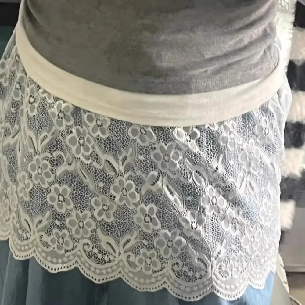

Trendy Lace Trim Fart Curtain for Women Pretty Flower Embroidery Hip Curtain Y2K Versatile Mini Skirt Trousers Decoration