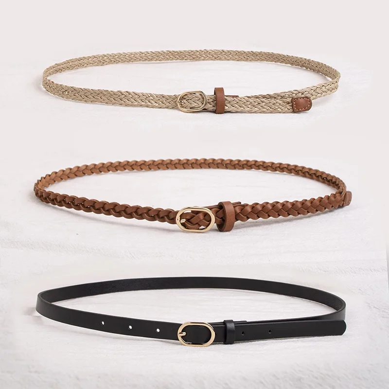 Casual and versatile dress with a delicate waist belt featuring a small Japanese-style buckle