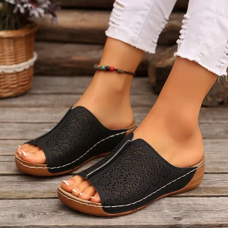 Zapatillas De cuña caladas para Mujer, cómodas sandalias De plataforma antideslizantes, zapatillas De talla grande, novedad De verano 2025, Zapatos De Mujer