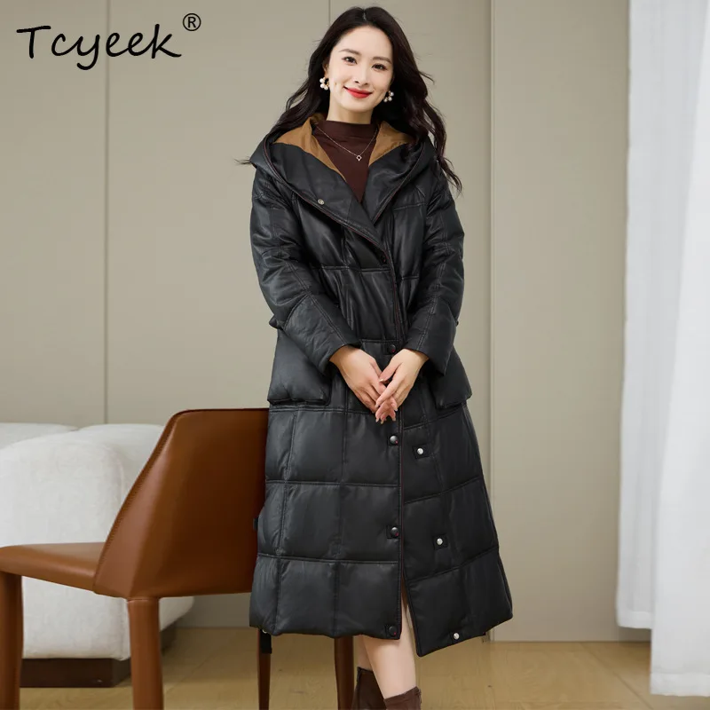 Tcyeek 100% جلد الغنم الطبيعي أسفل سترة النساء 2025 الملابس الشتوية 90% الأبيض بطة أسفل معطف المرأة معاطف منتصف طول