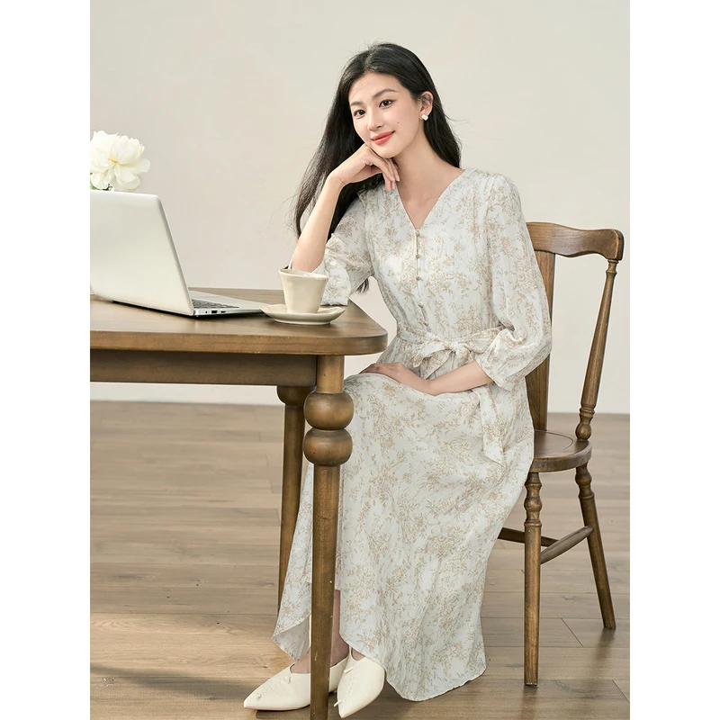 INMAN Women Dress 2023 Autumn Three Quarter Sleeve V Neck A-shaped Loose Vintage Printed Elegant Artistic Apricot Long Skirt