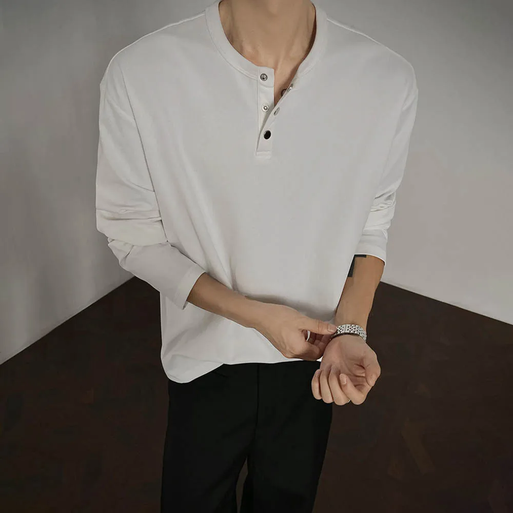 

Осенняя новая мужская однотонная футболка с длинными рукавами, американский ретро-модный тренд, свободные повседневные нишевые мужские топы High Street, 2025 г.