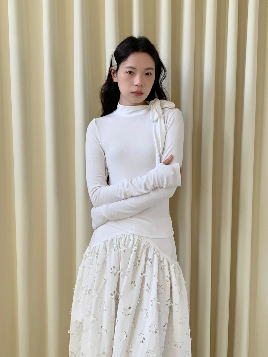 

Мягкий женский топ из чистого белого цвета с узлом и узлом, высококачественный облегающий топ из полиэфирного волокна с высоким воротником