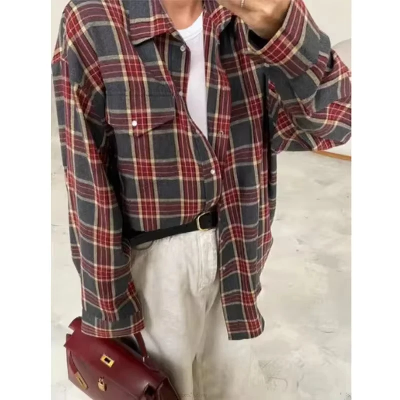 Vintage Women Oversized Long Sleeve Plaid Shirt Button Down Blouse Tops Autumn Winter Loose Lapel Pocket Shirt Korean Style