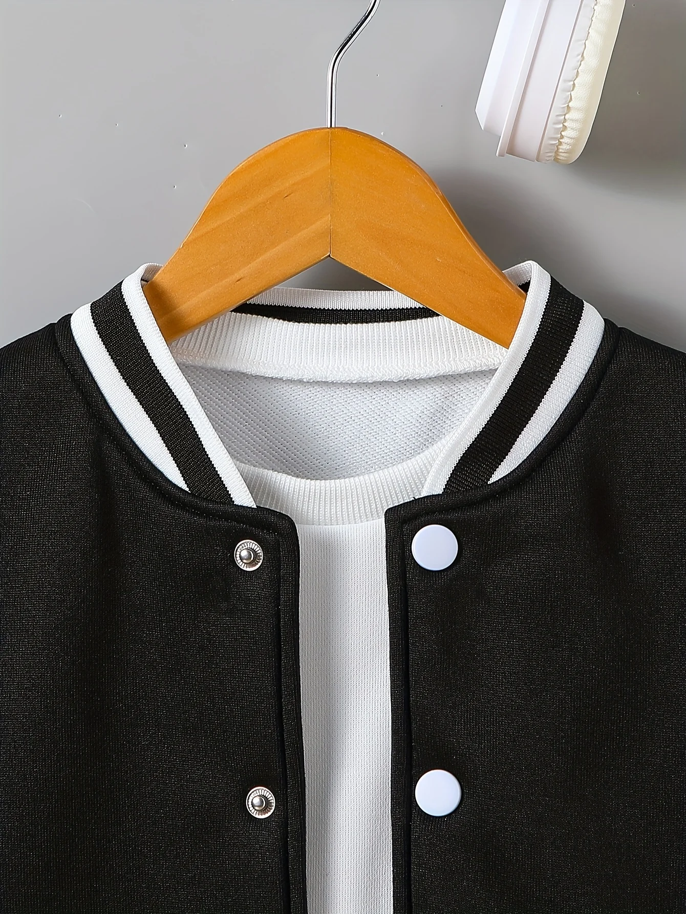 子供用野球ジャージ、感謝祭恐竜チーム、ポケット付き、ホリデーパーティー、背面プリント。 子供の贈り物