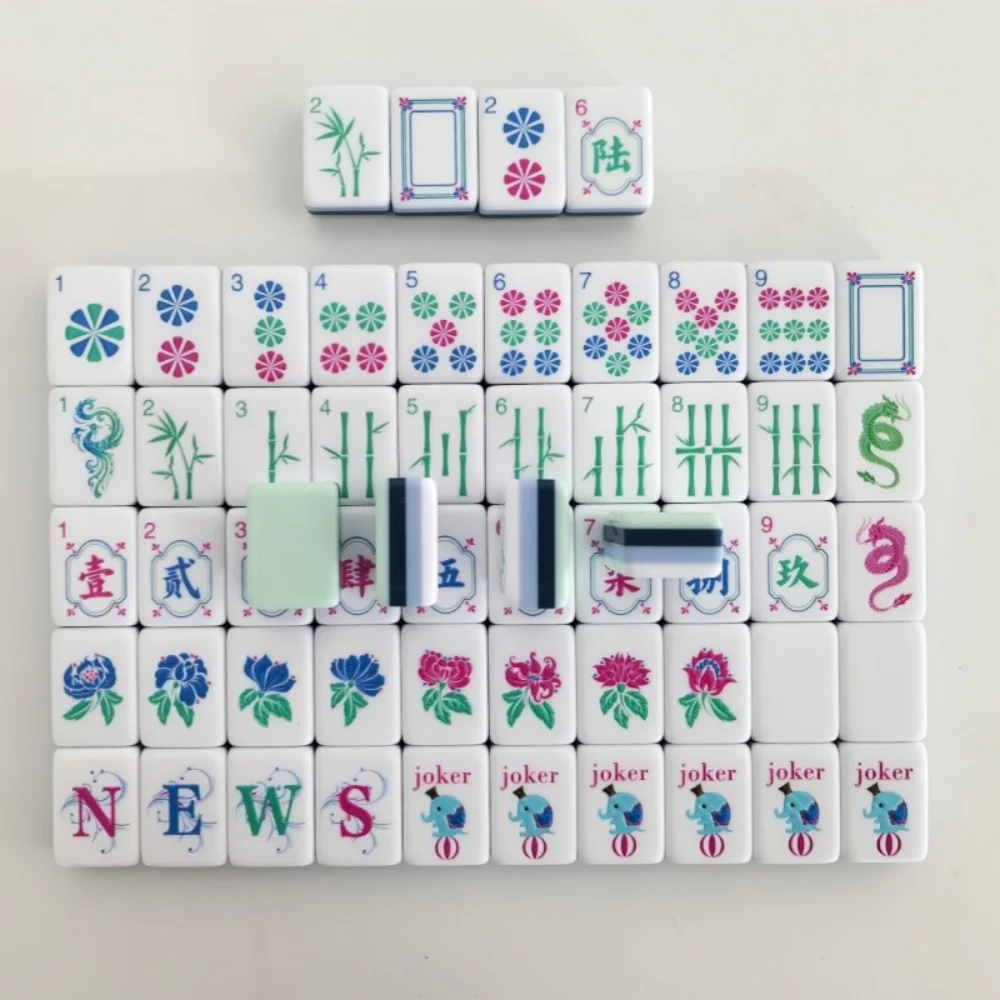 Hot Sale Light Cyan Luxury Engraved Mahjong Game Tiles 4-Layer Acrylic American Mahjong Set Portable Mah Jongg Sets Board Games