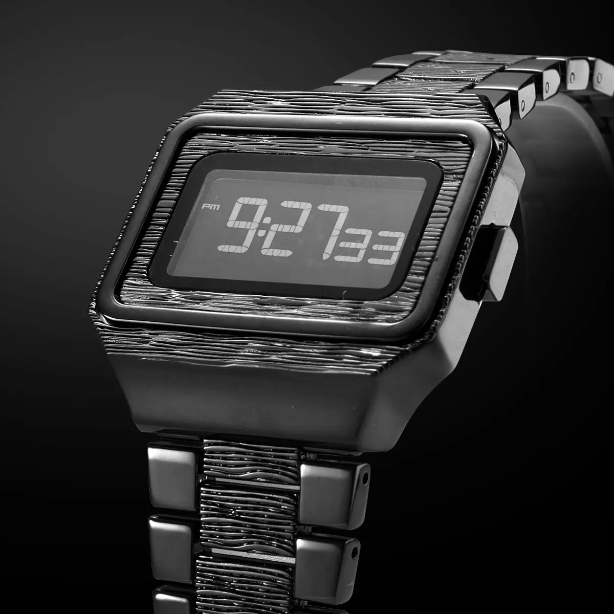 Classic LED Digital Watch for Men with Luminous Backlight Retro Style Waterproof Unisex Wristwatch with Stailess Steel Band 0325