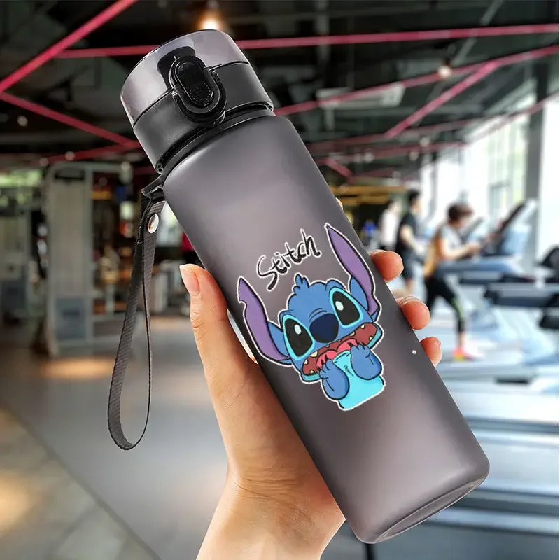 アウトドアアクティビティ用のプラスチック製ウォーターボトル,560ml,キラキラのステッチ,旅行中,防水,ポータブル,飲み物用,BPAフリー