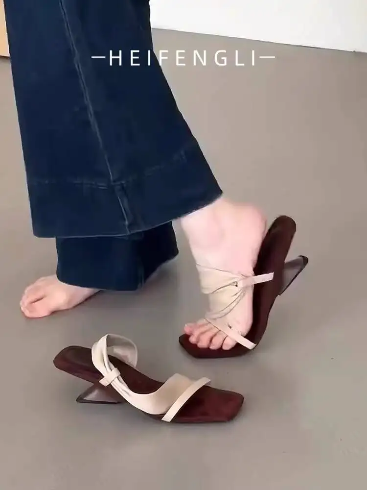 2026 Summer New Women's Retro Square Toe Slope Heel Sandals Suede Twist Strap Open Toe Wedge Slides Slippers Dress Outdoor Wear