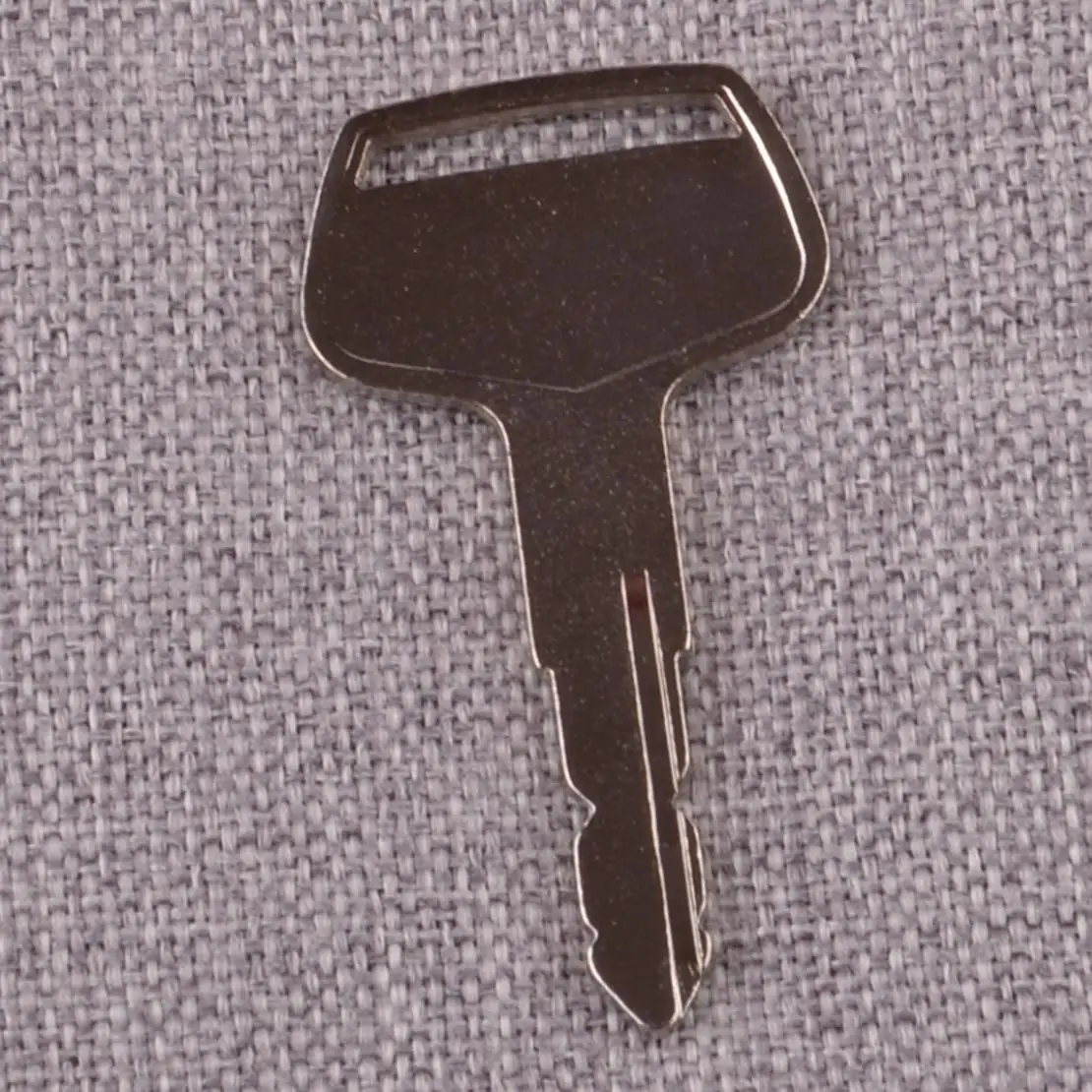 Ignition Key Fit for John Deere 850 950 1050 670 770 870 970 1070 790 CH12206
