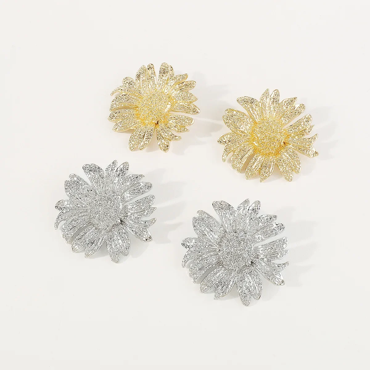 Bohemian Style Women's Metal Flower Earrings Gold and Silver Temperament Personality Exaggerated Earrings Gift Accessories 2024