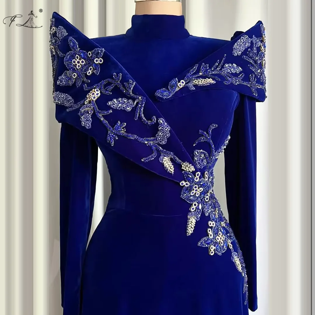 High Neck Velvet Evening Gown For Formal Occasions Dark Blue Long-Sleeved Sequin and Rhinestone Elegant Mother Dress