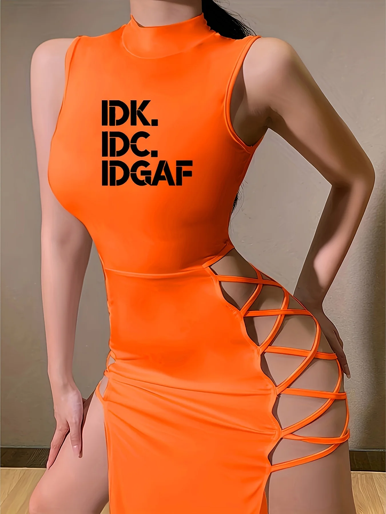 Sommer 2024 Neues Sexy Trägerkleid mit hohem Schlitz und Schriftzug-Print – Detail 4