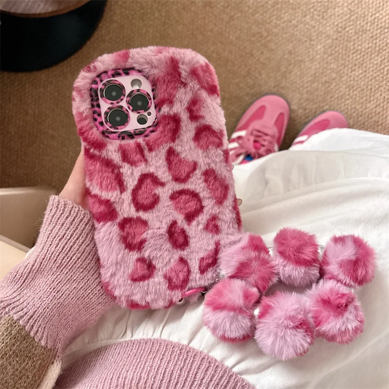 Funda de moda con estampado de leopardo, peluche y soporte para lente, para iPhone 17Air 15 14 13 12 11 16 Pro Max, con cadena para muñeca y protección contra golpes 2