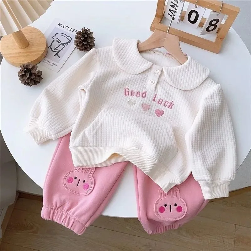 

2024 Korea New Autumn Baby Girl Love Doll Collar Pullover Sweater Princess Style Two Piece Children's Clothing 1-4 Years Pink