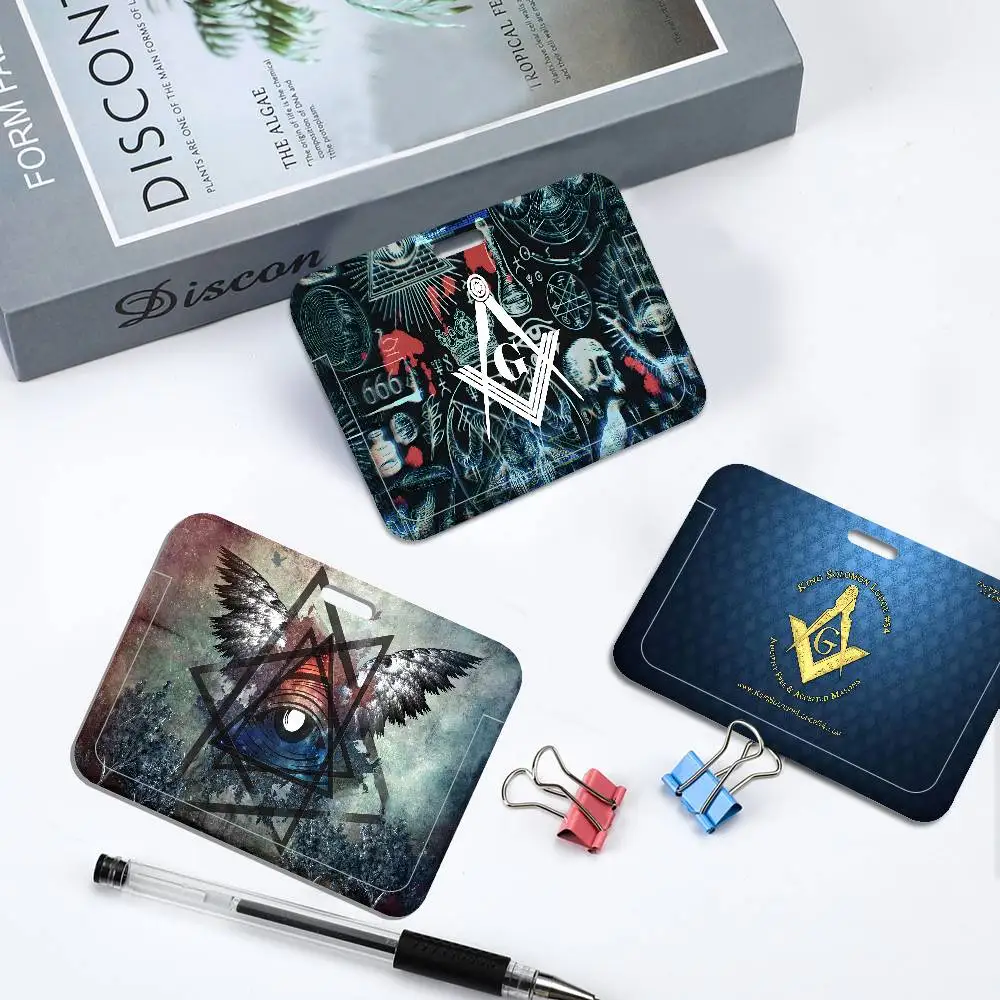 

Набор из 1 предмета: Чехол для рабочего пропуска/удостоверения личности с ремешком на шею, дизайн «Аниме: Масонство и Иллуминаты»