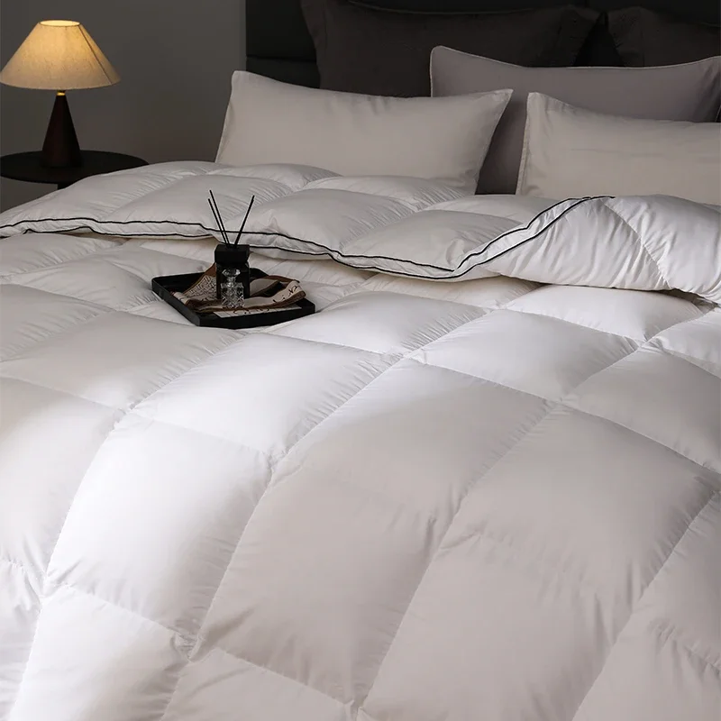 

Adaptable Luxury Down Quilt: 95% White Goose Down, 800FP, 4-Season Use, Silent Shell Fabric