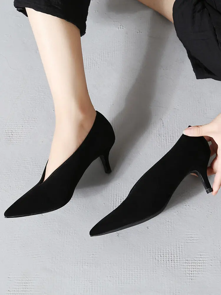 

New sexy V-neck pointed high heels made of retro leather with fine heels and soft leather for women's outdoor wear
