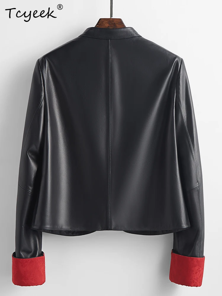 سترة جلدية للنساء من جلد الغنم بطبقة علوية من Tcyeek سترة قصيرة سوداء على الطراز الصيني الجديد بياقة واقفة وأكمام طويلة Chaqueta Cuero