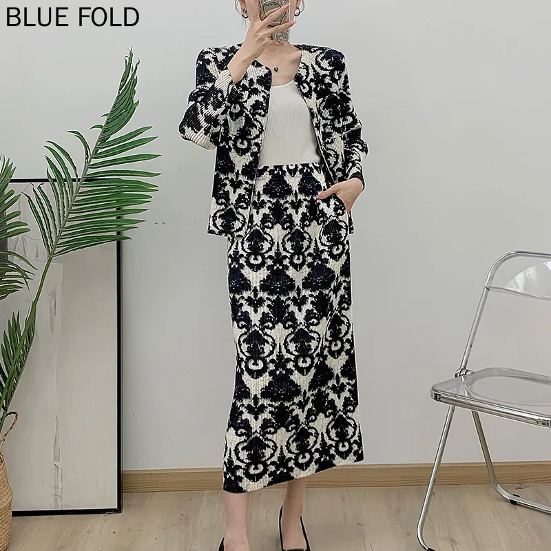 MIYAKE PLEATS Winter New Printed Coat + Pleated Skirt Suit Loose Large Size Pleated Straight Skirt Two-piece Set Skirt Sets