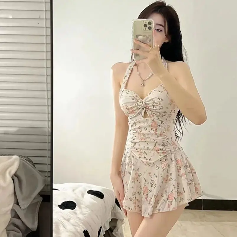 หญิงบริสุทธิ์และ Lustful ใหม่ High-end เซ็กซี่กระโปรงชุดว่ายน้ําชิ้นเดียว