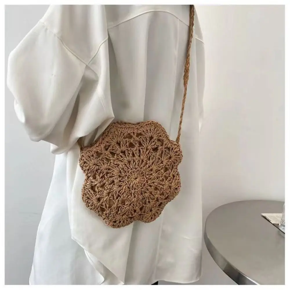 New Round Straw Crossbody Bag Fashion Beach Woven Handbag andmade Woven Rattan Female Summer Bohemian Messenger Bag for Women