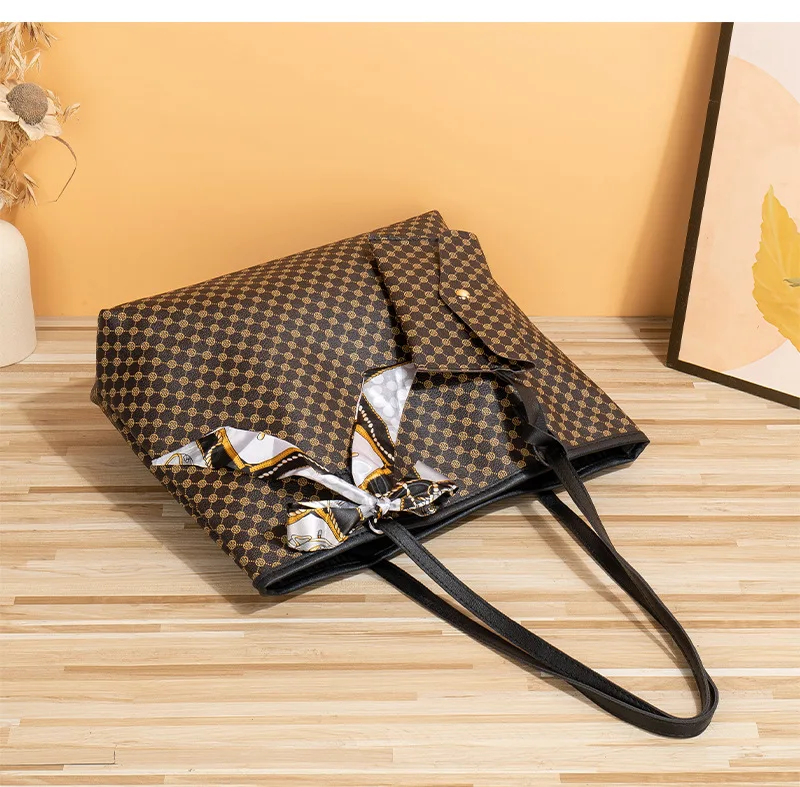 The Trendy Ladies Handbag Fashionable Diamond Pattern Embroidered Large Capacity Tote Scarf Mother Bag Ladies Hand Bags