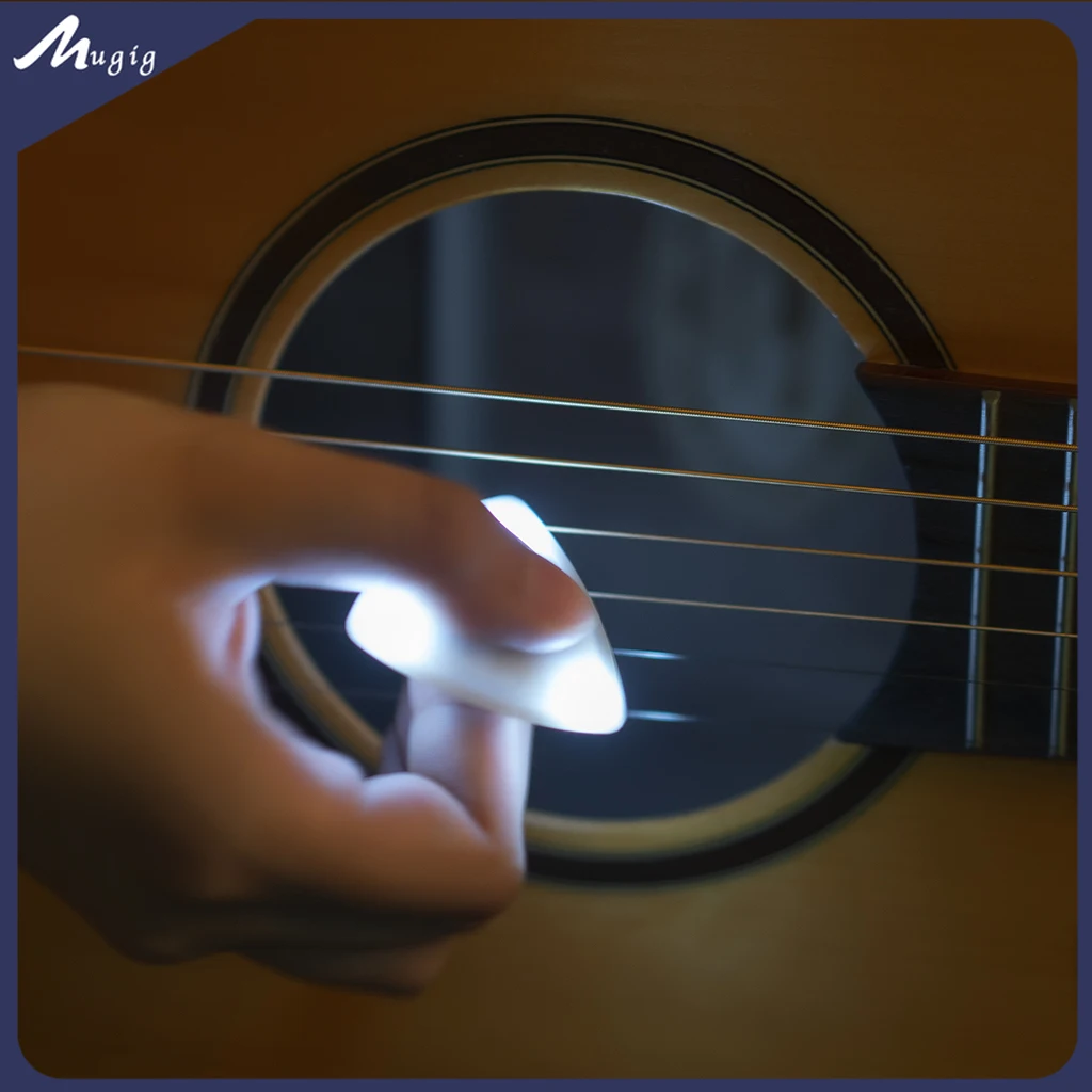 

LED Guitar Picks 1.0mm/0.8mm/0.6mm Thickness Plastic w/ High-sensitivity LED Light For Acoustic/ Electric Guitar Use 3 Colors