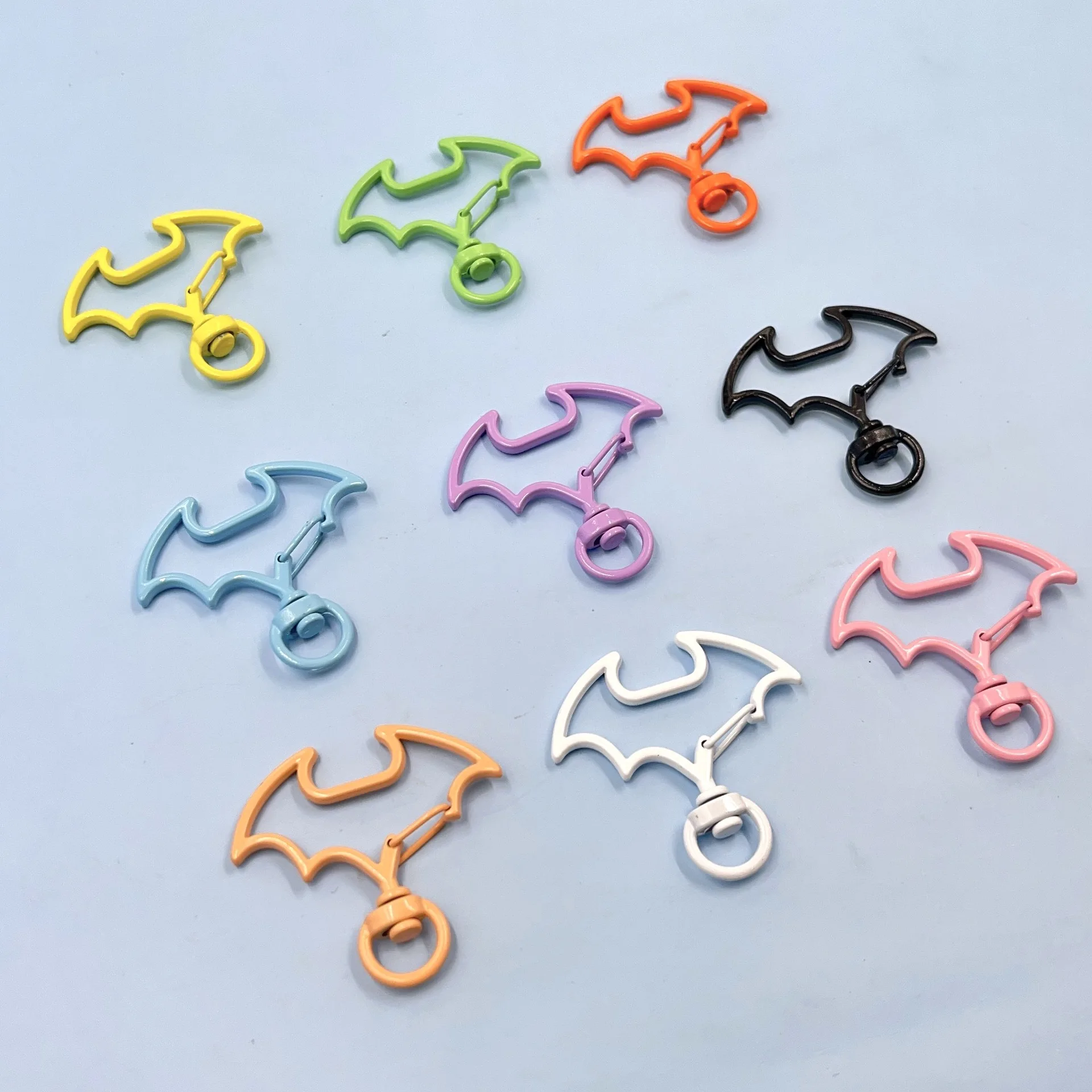 10 個のカラフルなバットペイントキーホルダーロブスターバックルスプレーペイント DIY 手作りペンダントジュエリーアクセサリー金属キーリング