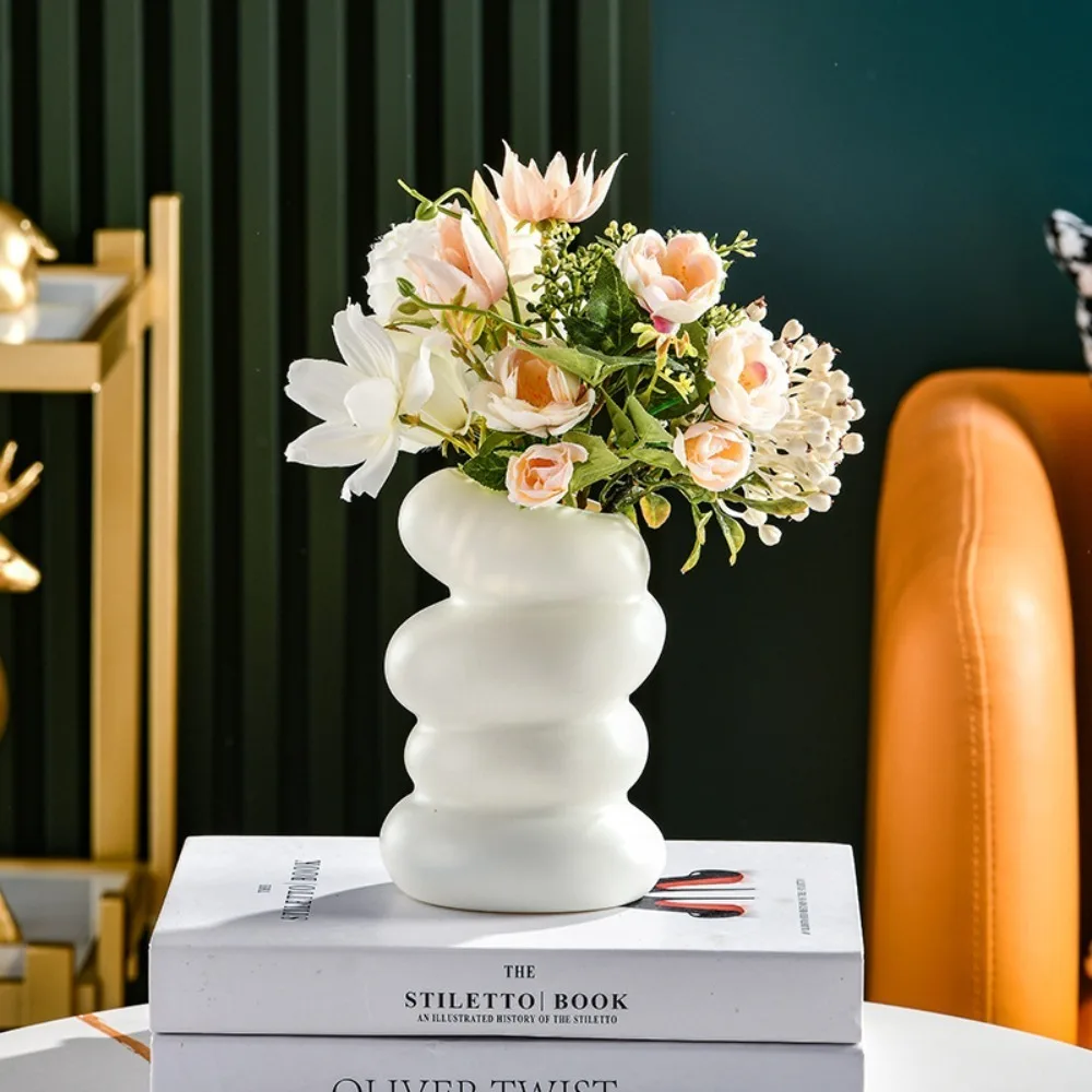 Fashion Plastic Flower Vase Spiral Design Imitation Ceramic Flower Pot Modern Diamond Shaped Flower Arrangement Living Room