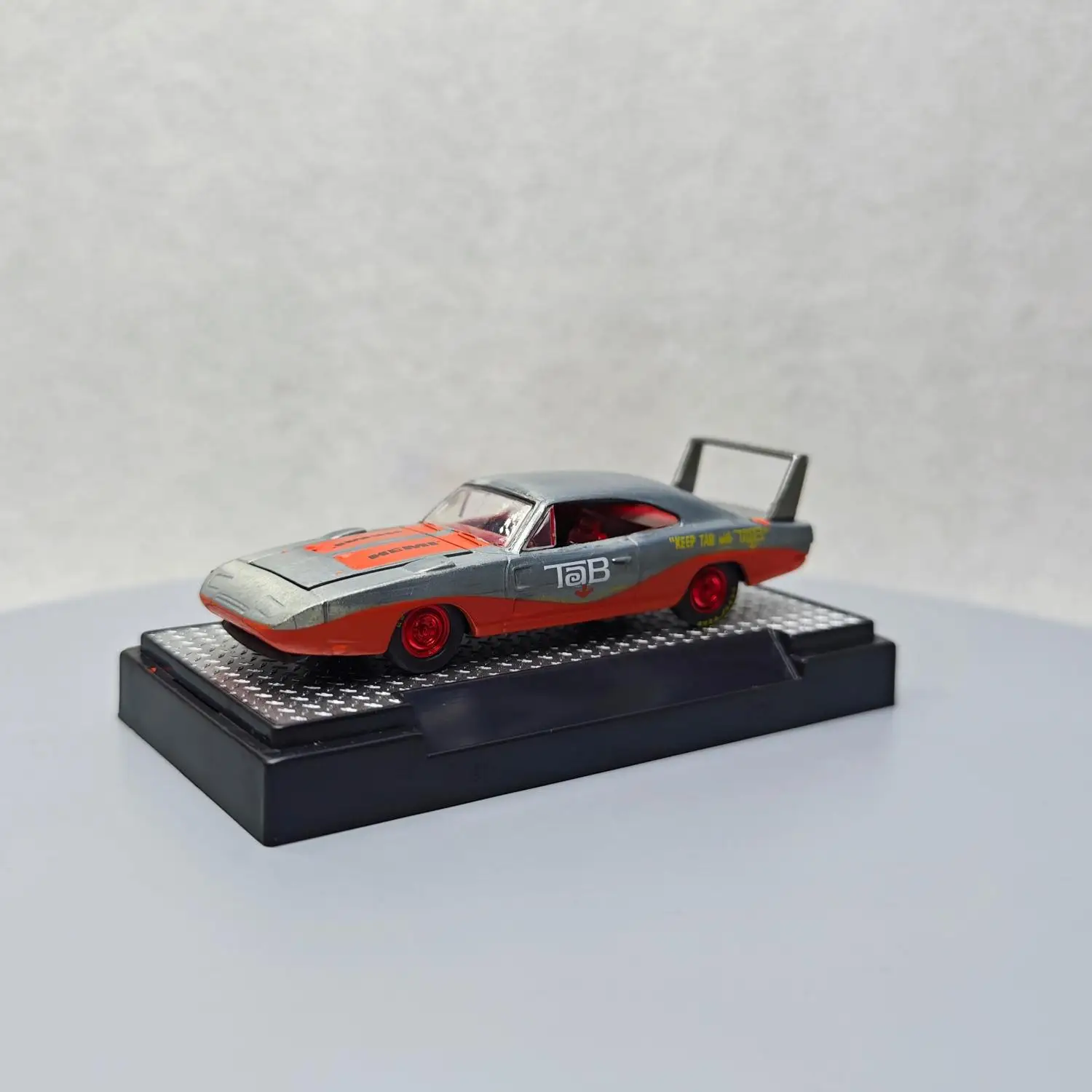 M2 Machines 1/64 1969 Dodge Charger Daytona Varnish Special Edition Die-cast Alloy Car Model Collection Display Toy Gift