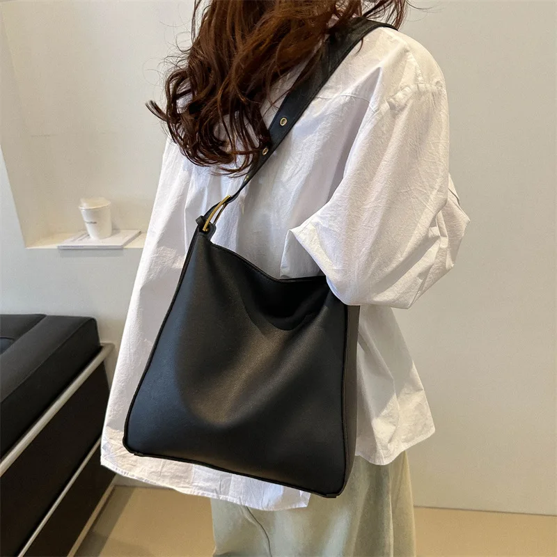 Fashion Bucket Large Shoulder Bags For Women Trend Designer Crossbody Bags Large Capacity Ladies Handbags