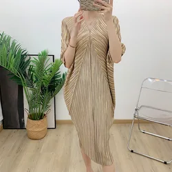 Pleated V-neck plus Size Women's Clothing High-Grade Bright Silk Batwing Sleeve Beautiful Slim Fit Slimming Dress [Ys381404]