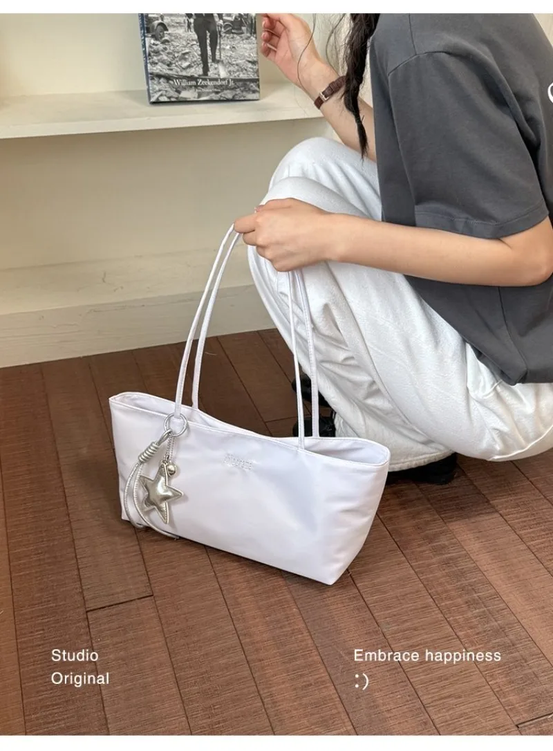 CEEKAY Minimalistische Handtasche aus massivem Nylon, zwei Tragemöglichkeiten, Metall-Sternanhänger, für Mädchen, vielseitig einsetzbar, frische, tägliche Unterarm-Umhängetasche – Detail 22
