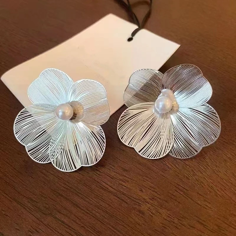 Large Flower Pearl earrings for women luxury design study earrings for women Korean fashion jewelry accessories Christmas gift