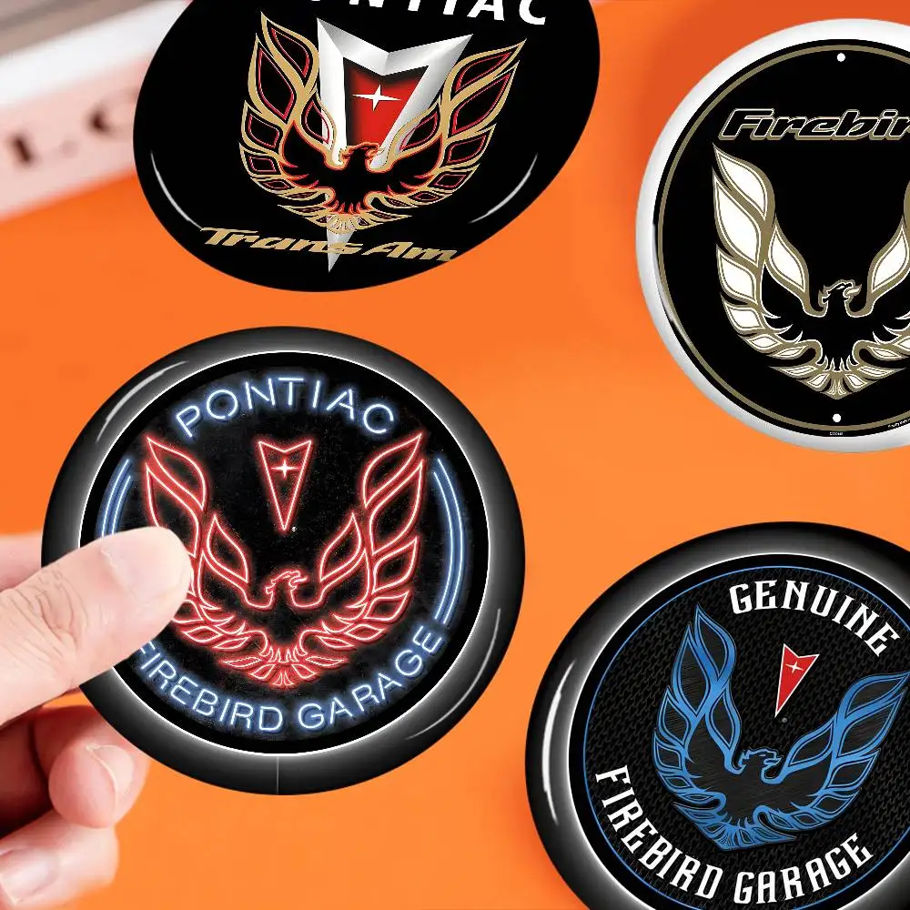 Pins creativos de Pontiac Firebird Trans con caras divertidas, broche redondo a presión, insignia para mochila, accesorios para sombrero, regalos de joyería