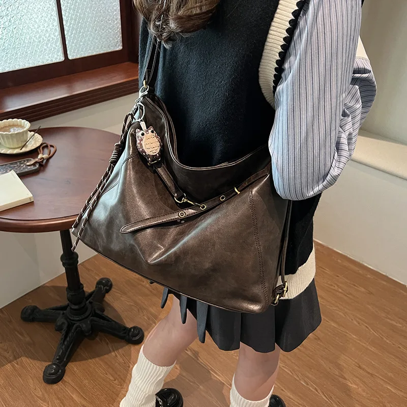 Women's Bag, Student Class Commuting Backpack Tote Bag, Women's 2026 Autumn/winter Retro Fashion Large Capacity Single Shoulder